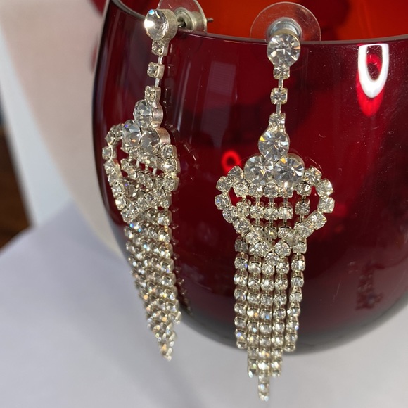Long sparkly rhinestones heart earrings - Picture 4 of 5